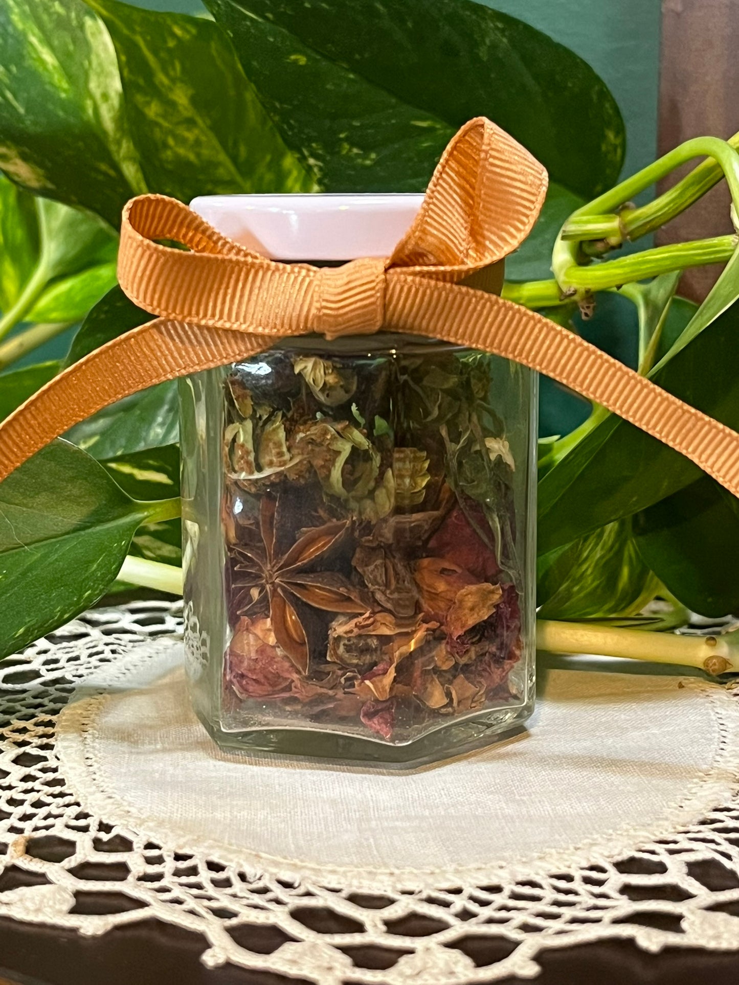 Protection Spell Jar - Rose, Fern & Star Anise Blend